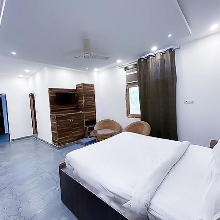 Deluxe Room Sec 132 Near Paras Mall Noida Extérieur photo